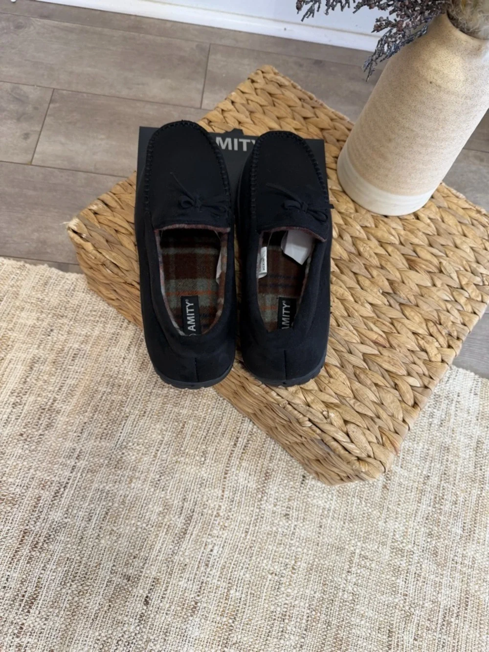 New Men’s Luxury Black Moccasin Slippers Size Medium Amity Moccasin Slippers